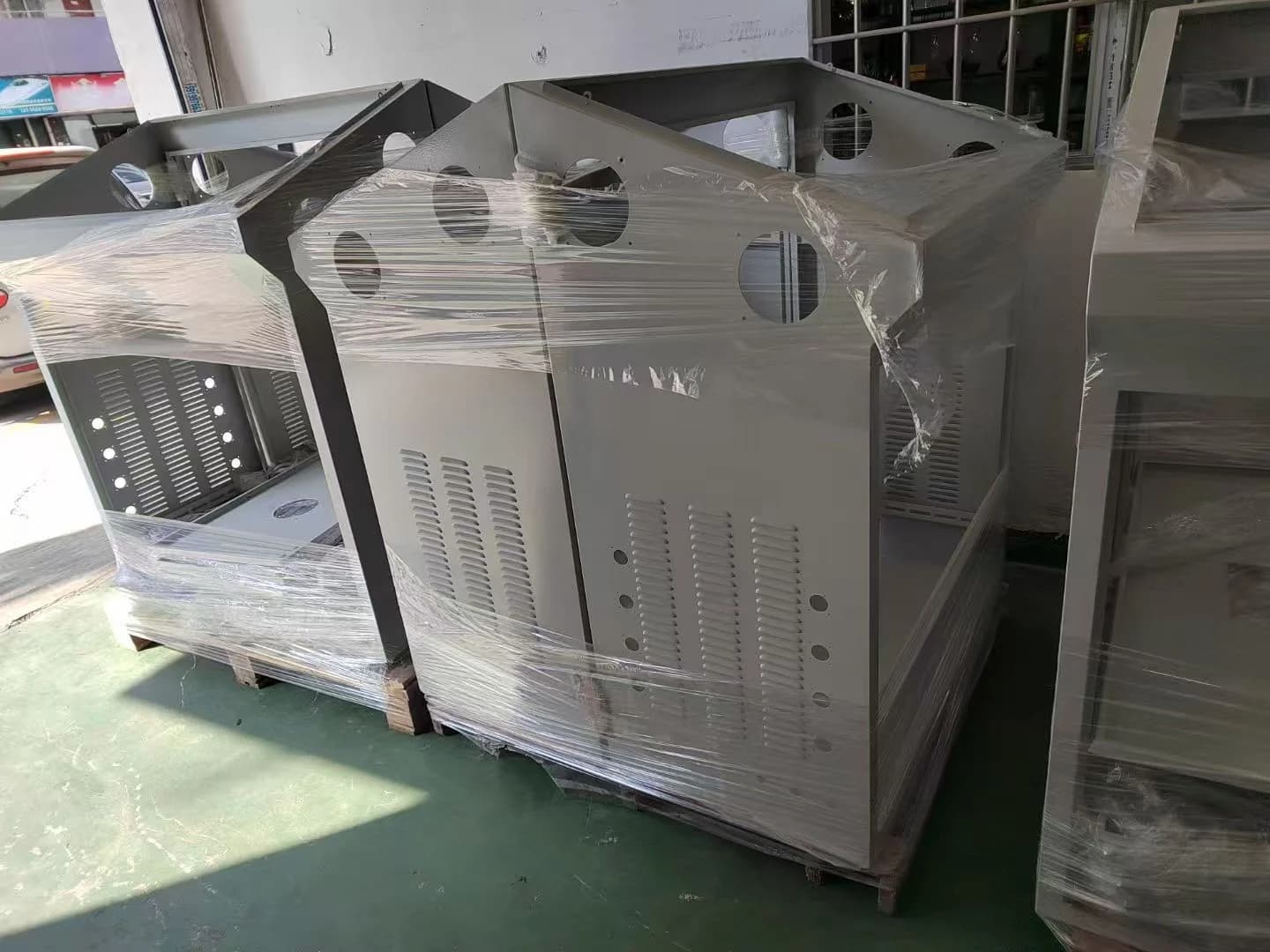设备机箱成批整理，五金加工实拍
