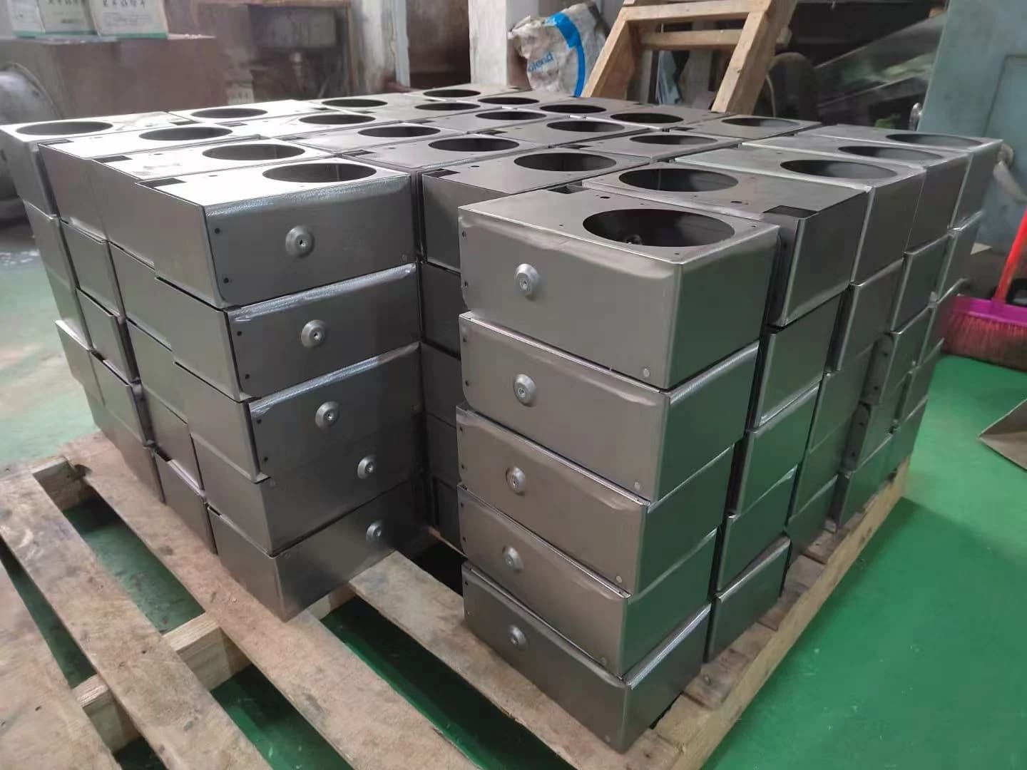 金属壳体批量配套，五金加工实拍