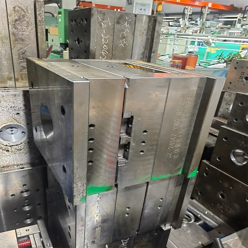 企业资料中的塑胶模具实拍